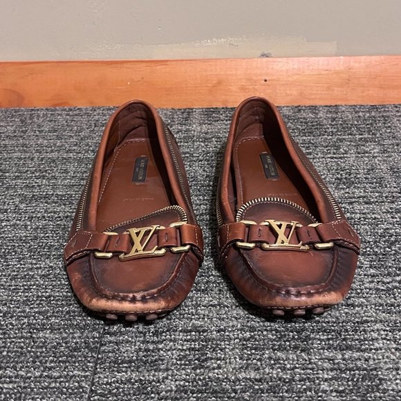 beautiful ombre leather and zipper accent Louis Vuitton Loafers - Picture 2 of 9